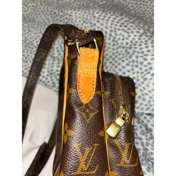 Louis Vuitton Monogram Crossbody Amazone - Picture 6 of 7